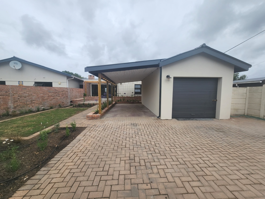 3 Bedroom Property for Sale in Hartenbos Central Western Cape